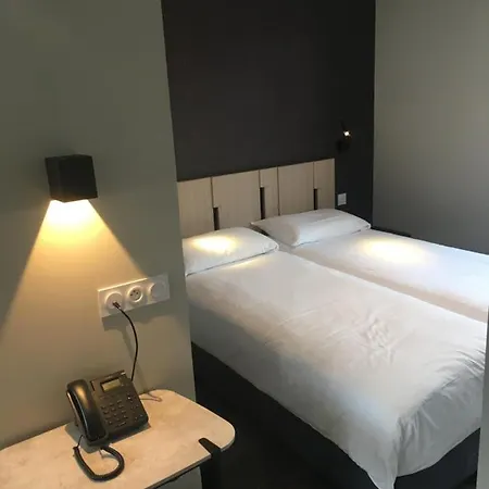 - Restaurant Les 3 Piliers 3*
