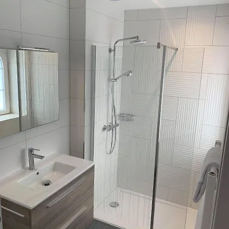 - Restaurant Les 3 Piliers Hotel Le Boupère