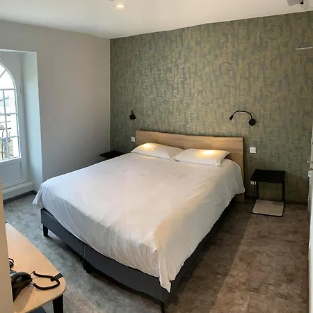 - Restaurant Les 3 Piliers Hotel 3*