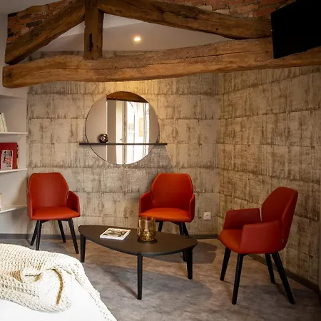 - Restaurant Les 3 Piliers 3*