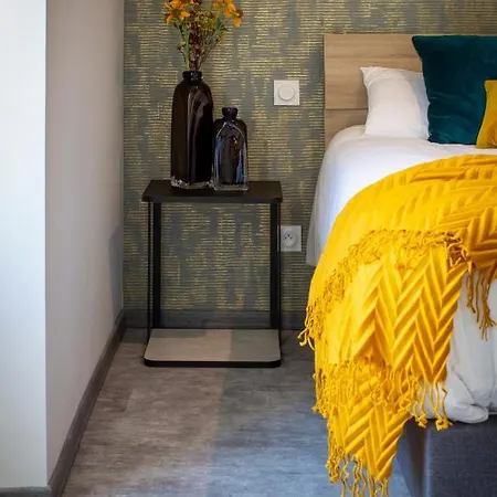 - Restaurant Les 3 Piliers 3*