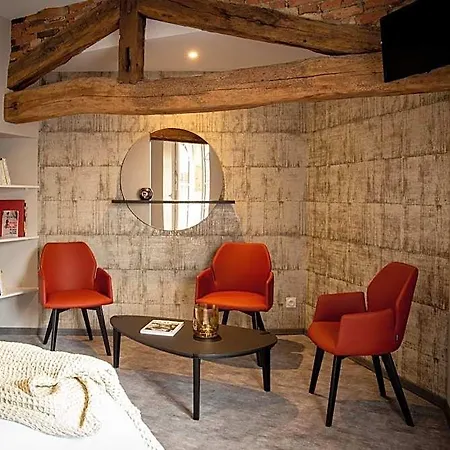 - Restaurant Les 3 Piliers 3*