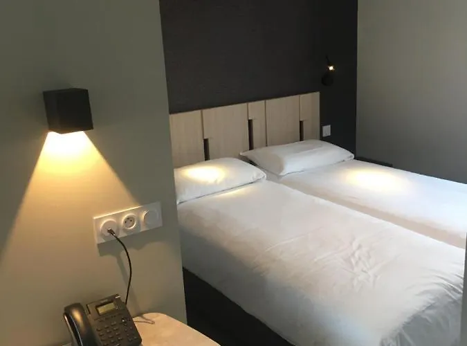 - Restaurant Les 3 Piliers 3*