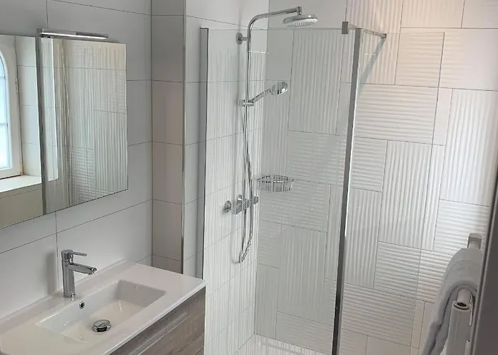 - Restaurant Les 3 Piliers Hotel Le Boupère