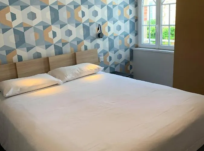 - Restaurant Les 3 Piliers Hotel 3*