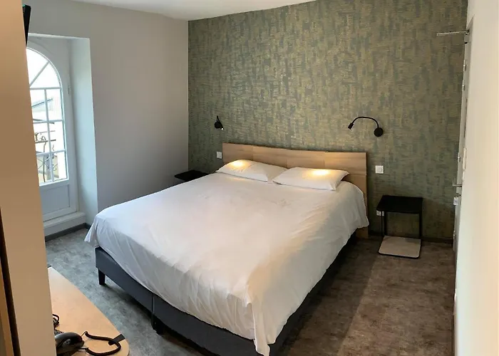 - Restaurant Les 3 Piliers Hotel 3*