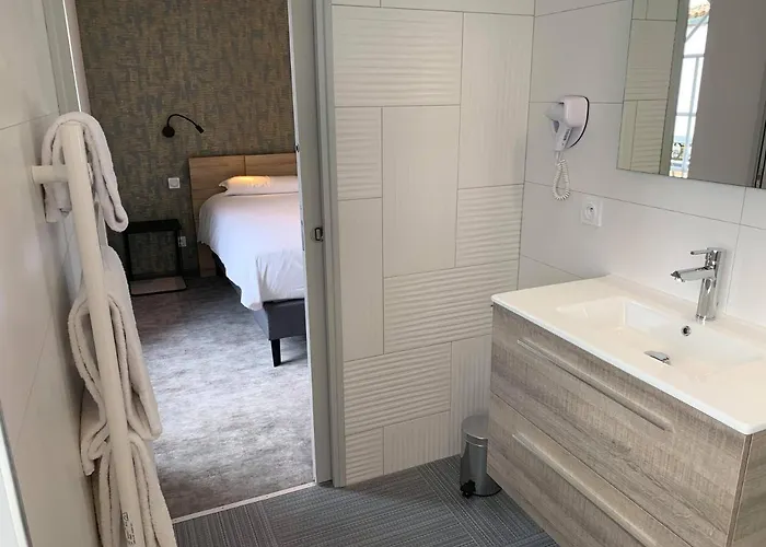 - Restaurant Les 3 Piliers