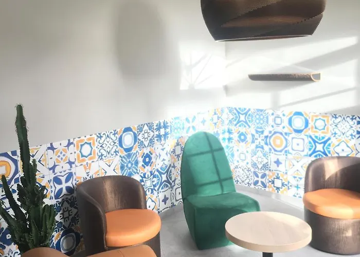 - Restaurant Les 3 Piliers 3* Le Boupère